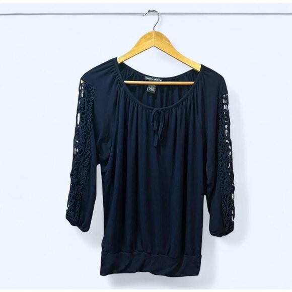 Chelsea & Theodore Tops - Chelsea & Theodore Women’s Small Blue Black 3/4 Sleeve Shirt